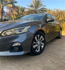 نيسان ألتيما